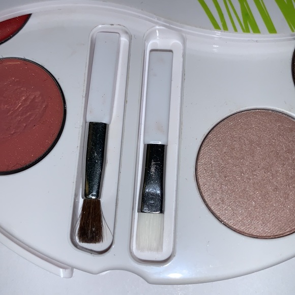 Goldie Cradle Disc Lips Cheeks & Eyes Palette RARE - Picture 7 of 15